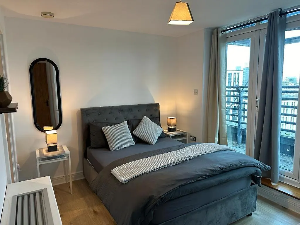 Cosy Views Apartment London