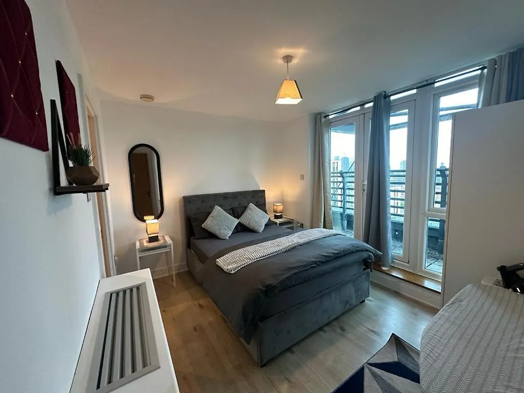 Cosy Views Apartment London