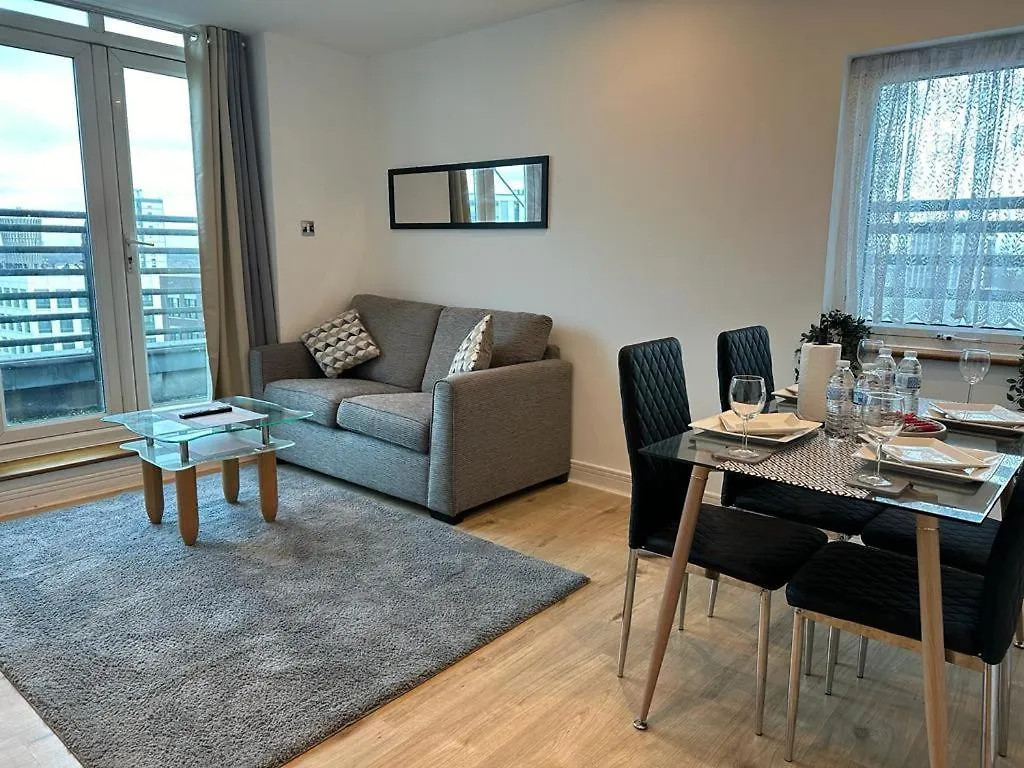 Cosy Views Apartment London