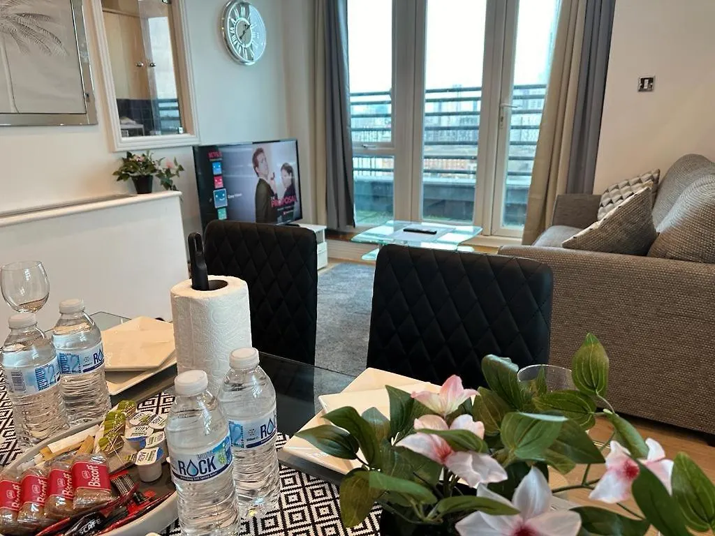 Cosy Views Apartment London