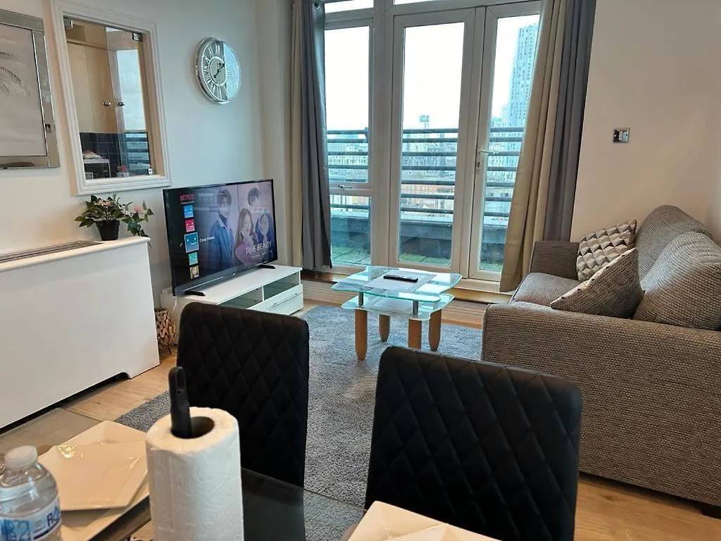Cosy Views Apartment London
