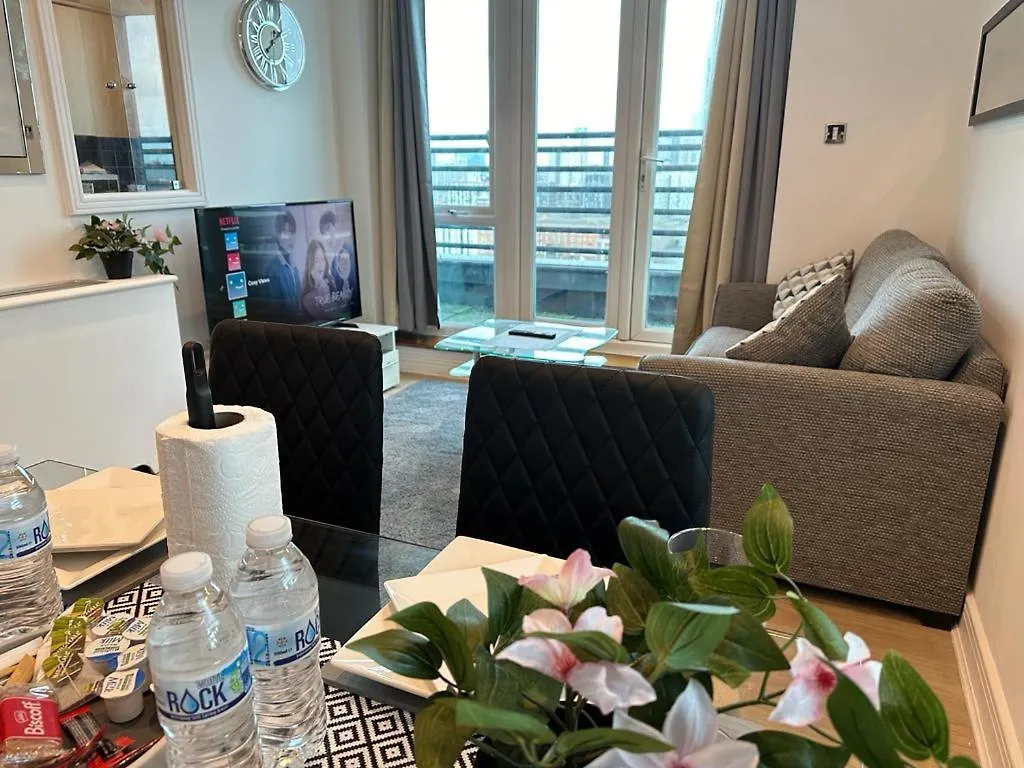 Cosy Views Apartment London