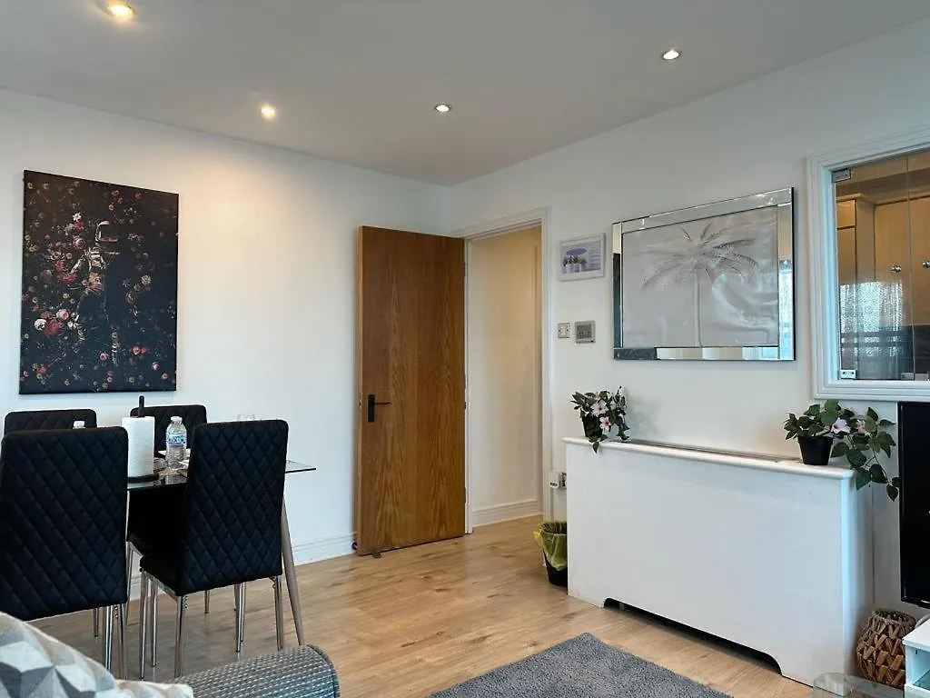 Cosy Views Apartment London